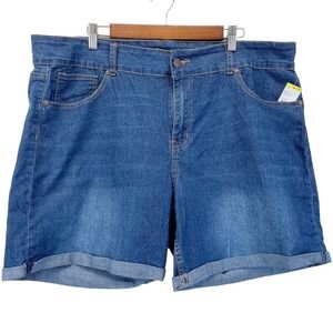 NEW Simply Emma‎ Plus Size Denim Shorts Cuffed American Blue Wash Stretchy